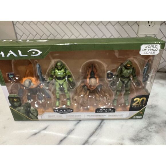 World of Halo 20th Anniversary Action Figure Multipack - 12 Pieces - SEALED NEW - Picture 1 of 6